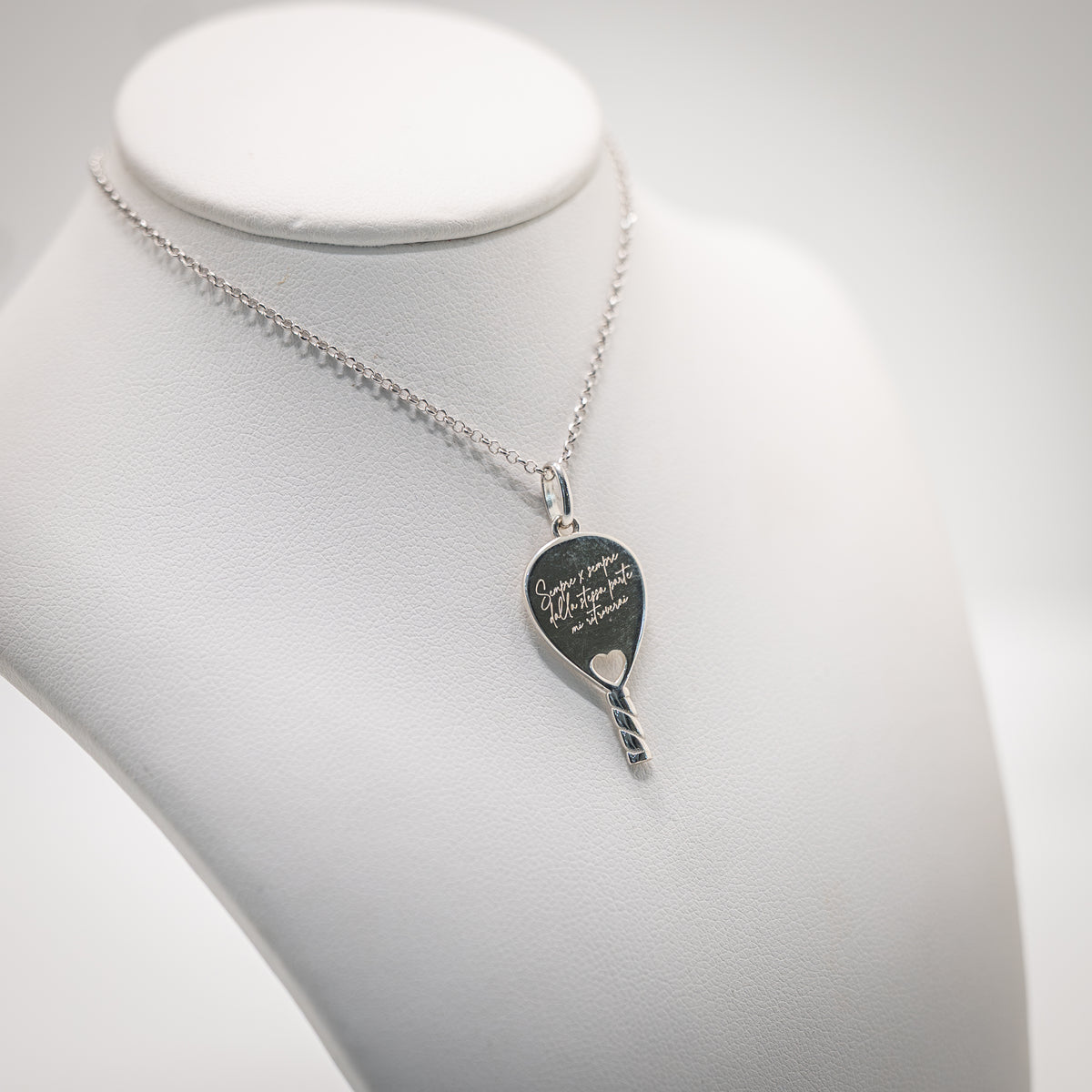 CIONDOLO-RACCHETTA-PADEL-LOVE-BRIDGE-HEART-ARGENTO925-INCISIONE