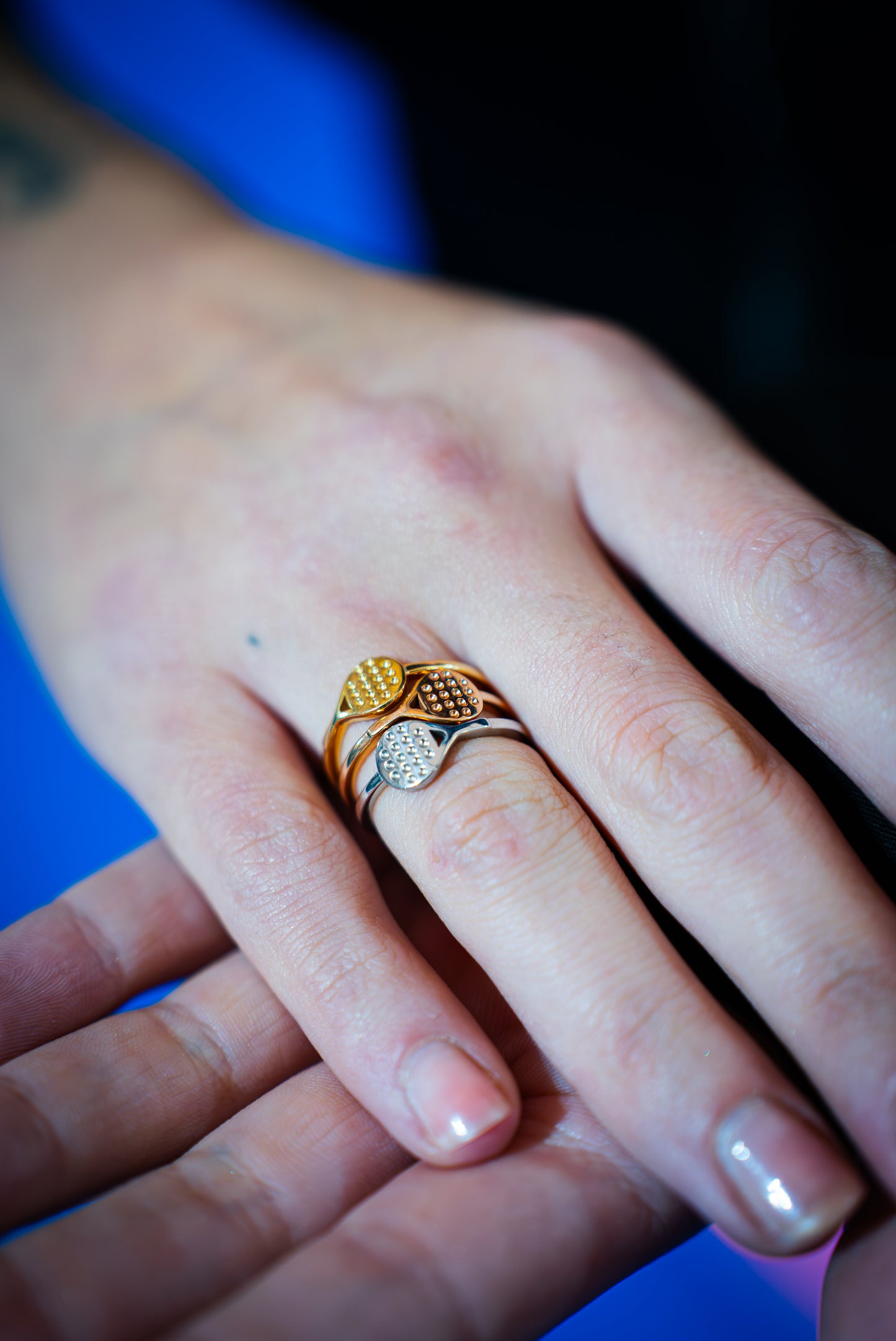 ANELLO RACCHETTA IN ORO BIANCO 18KT