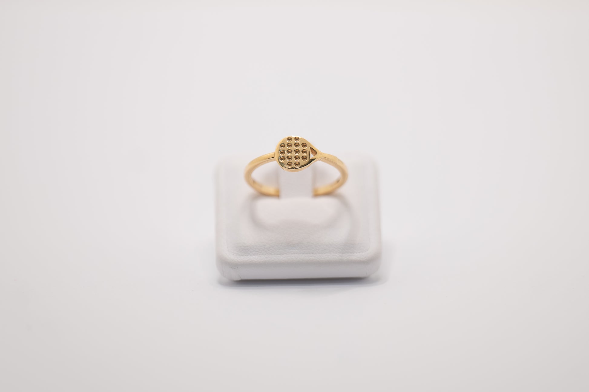 ANELLO RACCHETTA PADEL IN ORO GIALLO 18KT