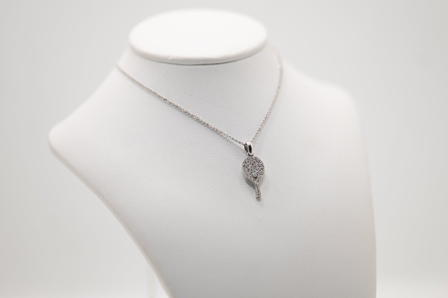 CIONDOLO RACCHETTA ORO BIANCO E DIAMANTI BIANCHI TAGLIO BRILLANTE