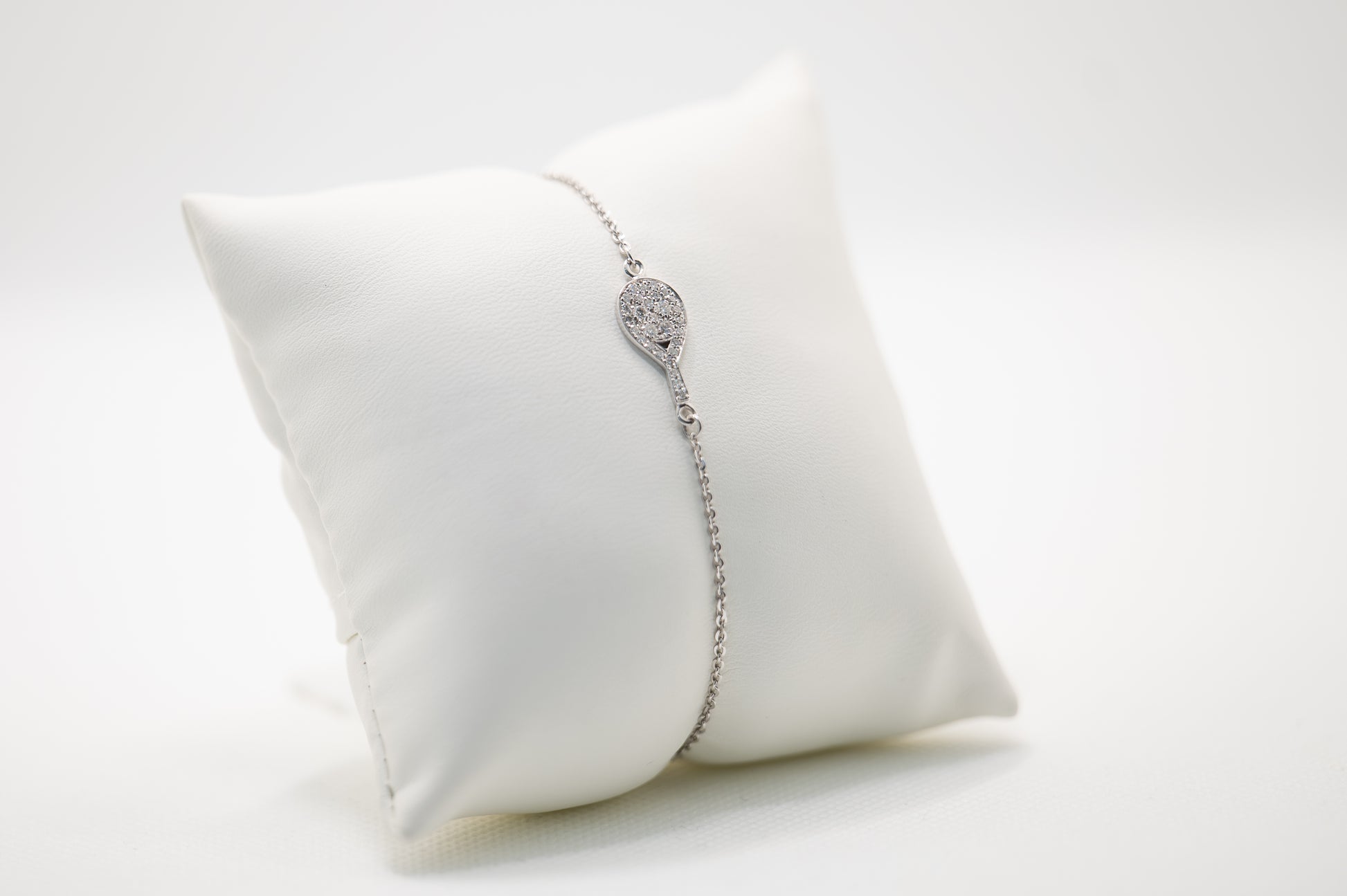 BRACCALE RACCHETTA PADEL IN ORO BIANCO 18 KT E DIAMANTI BIANCHI TAGLIO BRILLANTE CON CATENA IN ORO BIANCO 18 KT