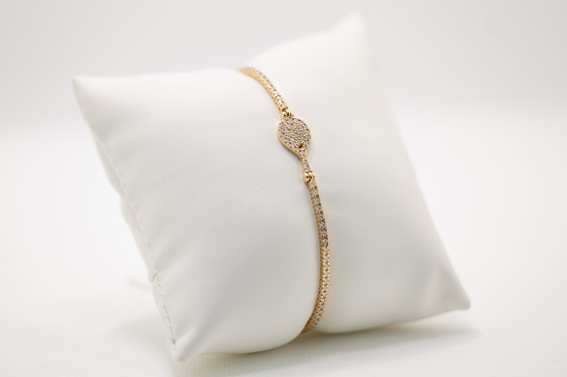 BRACCIALE RACCHETTA PADEL MODELLO TENNIS IN ORO GIALLO 18 KT E DIAMANTI TAGLIO BRILLANTE LATO